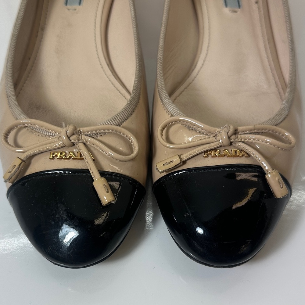 Prada Women's Cream and Black Loafers - Picture 5 of 6